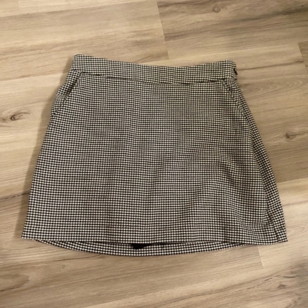 A&F Houndstooth Skort